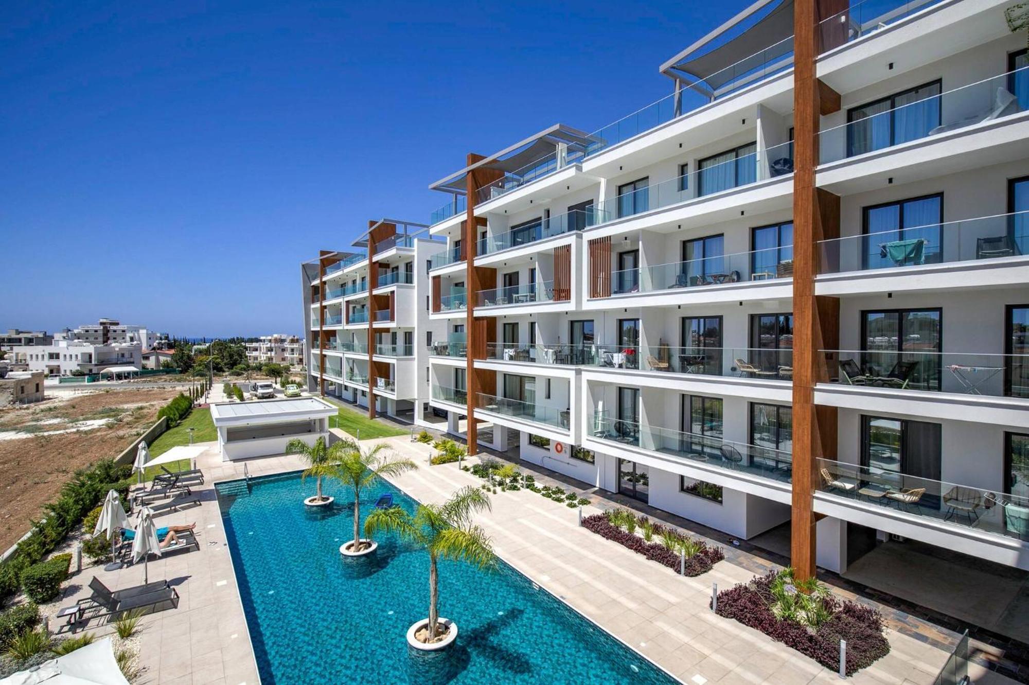 New Coral + Pool & Sauna Appartement Paphos
